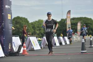 BIB: 176
                            <button type="button" onclick="openModal(4919497)" class="btn btn-primary btn-sm float-right btn-popup" data-toggle="modal" data-target=".modal-high-quality">
                        <i class="fas fa-shopping-cart"></i> Add to Cart
                    </button>
                                            <button type="button" onclick="isThisMe(4919497, true)" class="btn btn-success btn-sm float-right btn-popup btn-isme hidden" data-toggle="tooltip" data-placement="bottom" title="นี่คือรูปของคุณใช่ไหม คลิกที่นี่เพื่อเอาเข้าอัลบั้ม">
                        <i class="fas fa-plus"></i> Add to album
                    </button>
                    <button type="button" onclick="isThisMe(4919497, false)" class="btn btn-warning btn-sm float-right btn-popup btn-isnotme hidden">
                        <i class="fas fa-ban"></i> Remove from album
                    </button>